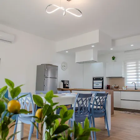 Rosy Apartment *
