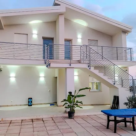 Rosy Apartment Butera